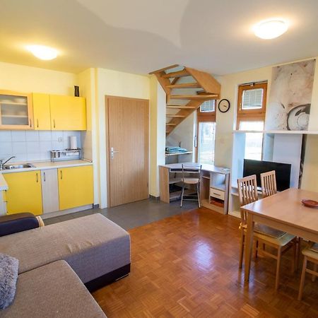 Relax Apartment In Banovci Veržej Eksteriør bilde
